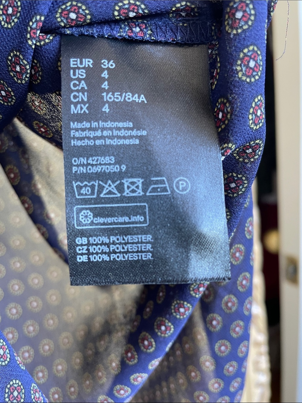 H&M Navy Sleeveless Button-Front Blouse with Micro Print - Picture 3 of 4